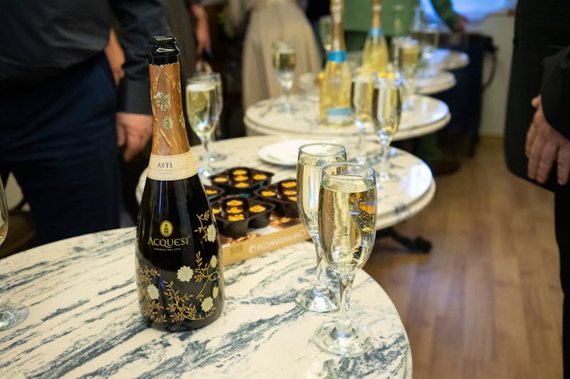 Sparkling mineral water